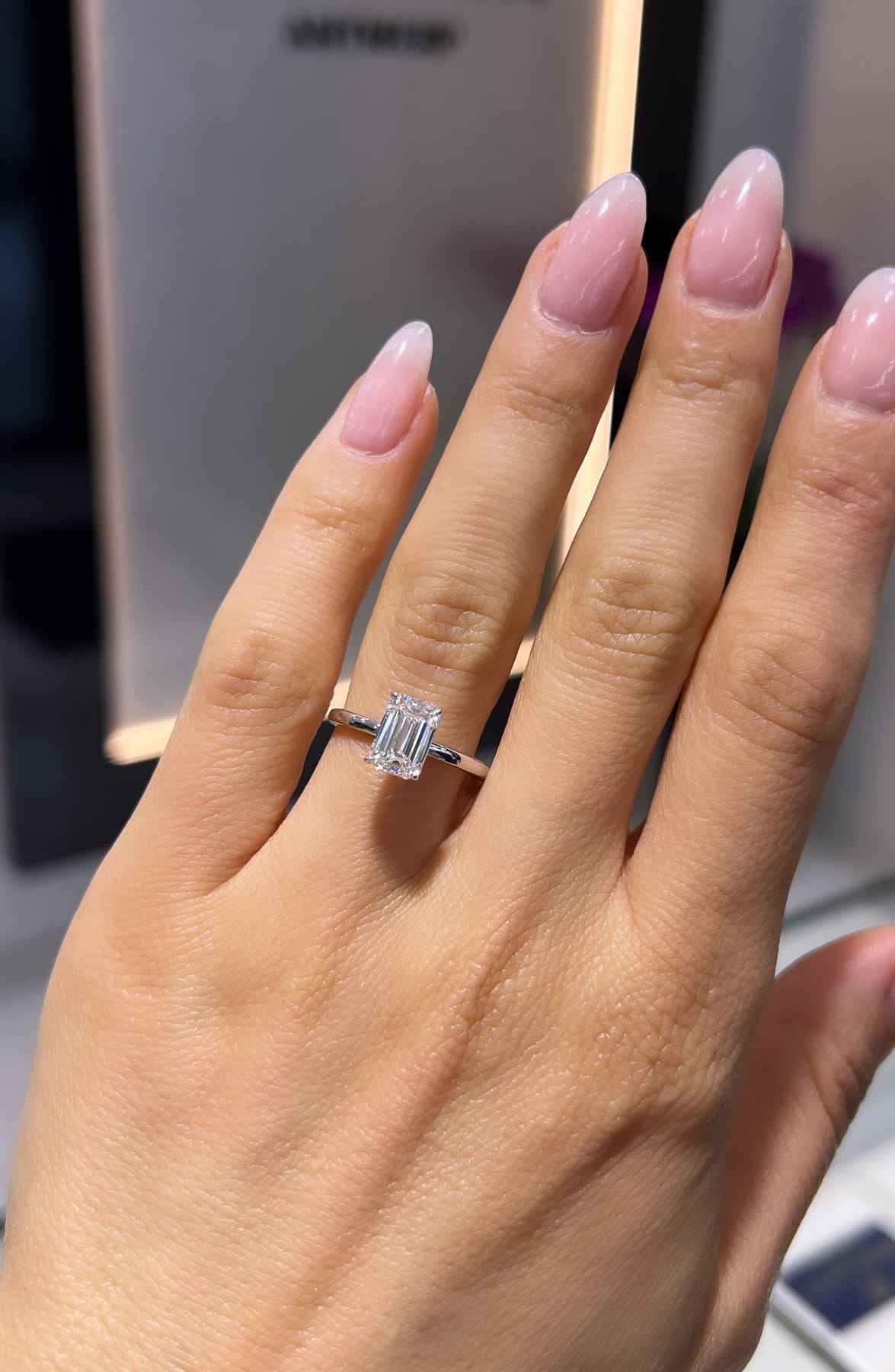 2ct Emerald Solitaire LG