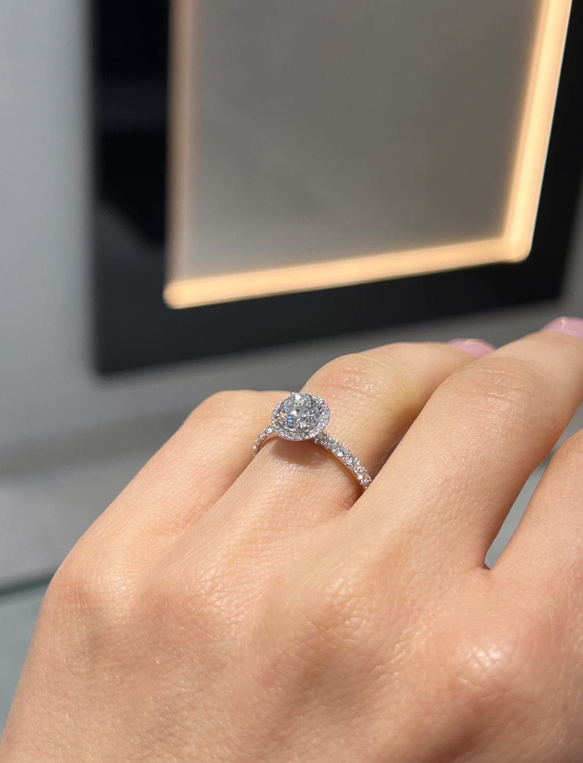Brilliant Halo Solitaire LG