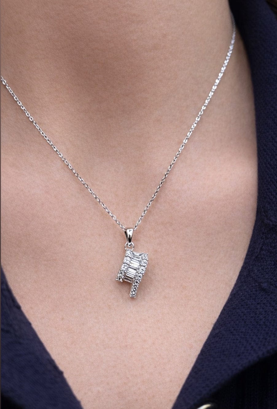 Curve Illusion Necklace