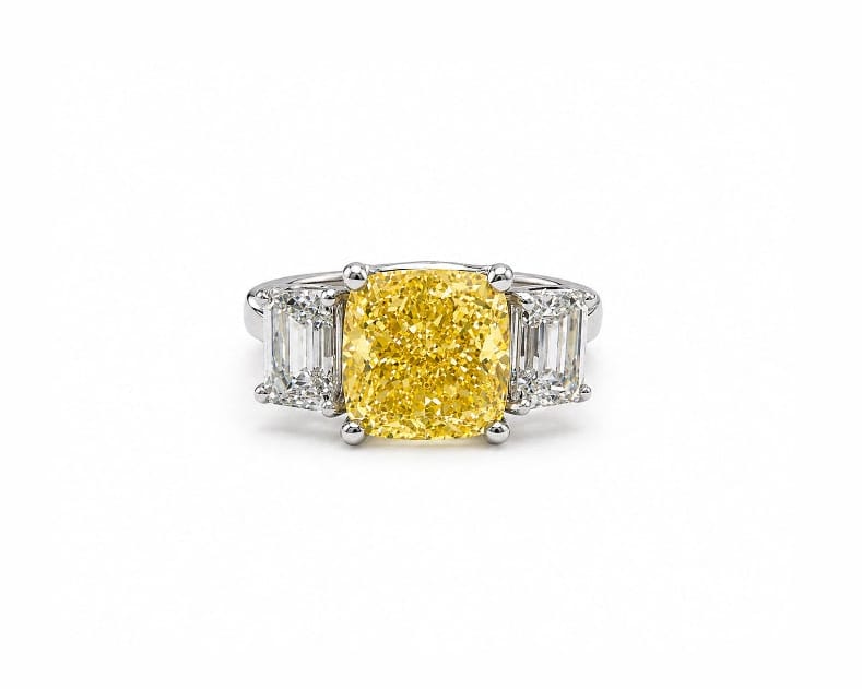 Cushion Canary Trilogy Ring LG