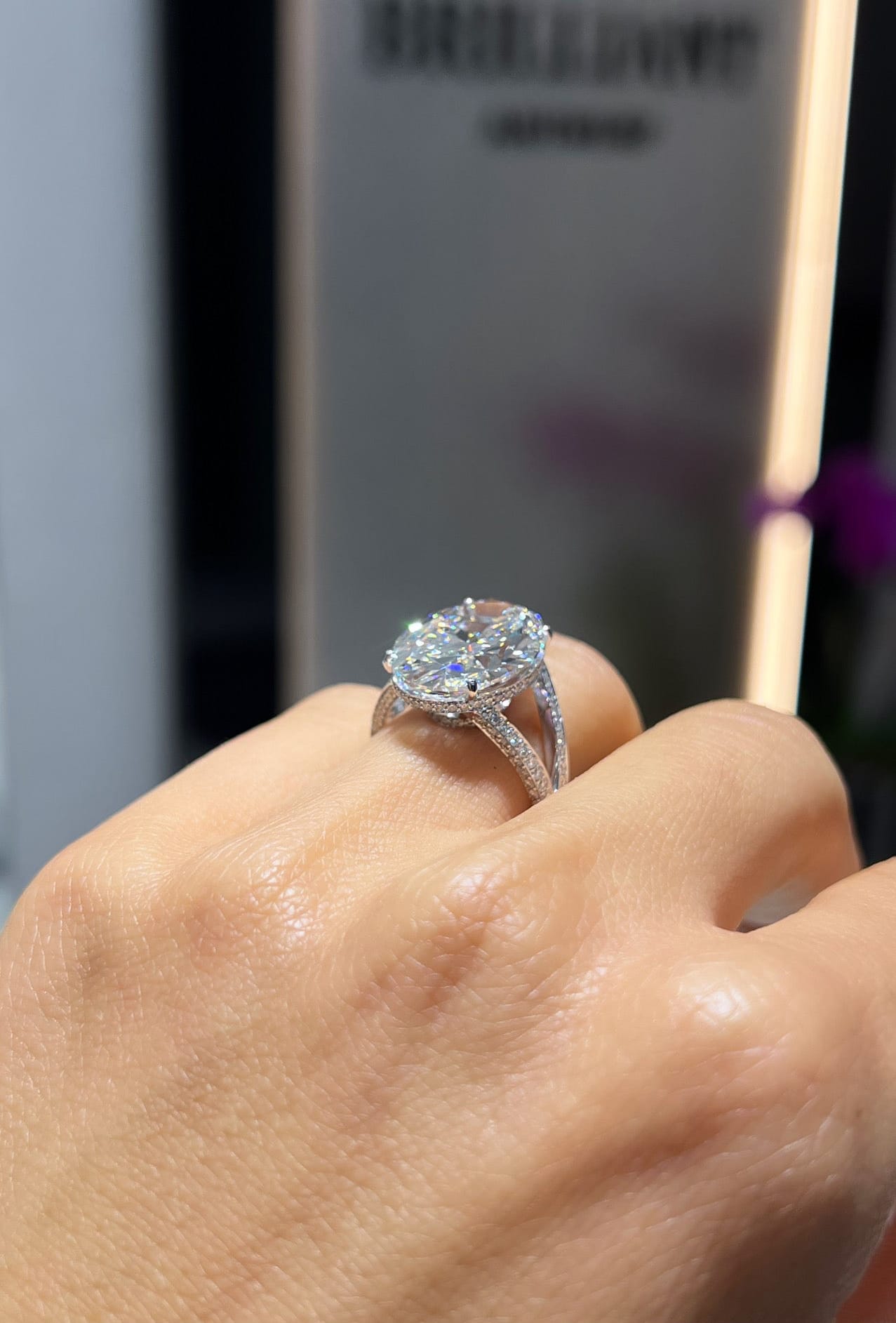 Eclipse Oval Solitaire LG