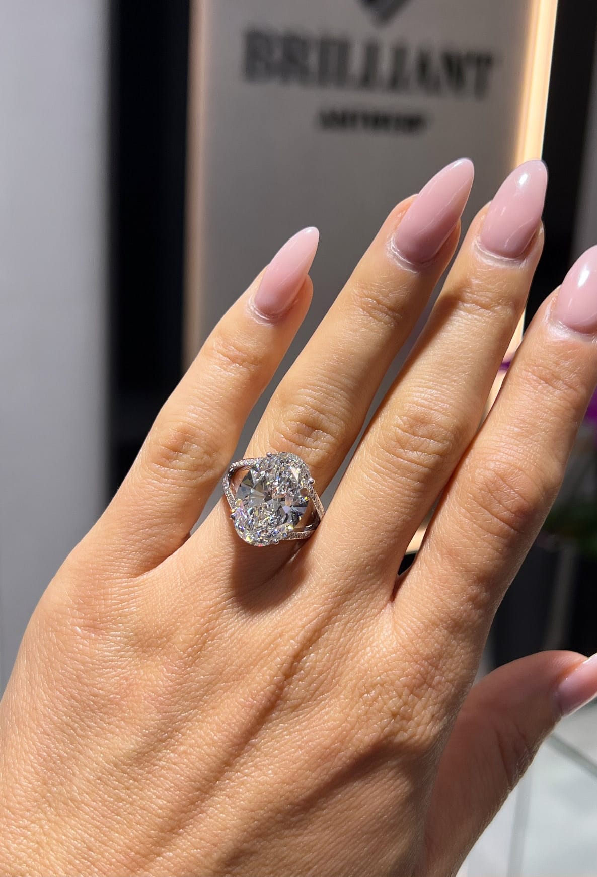 Eclipse Oval Solitaire LG
