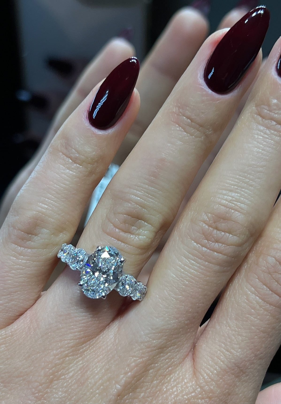 Everly Oval Solitaire LG