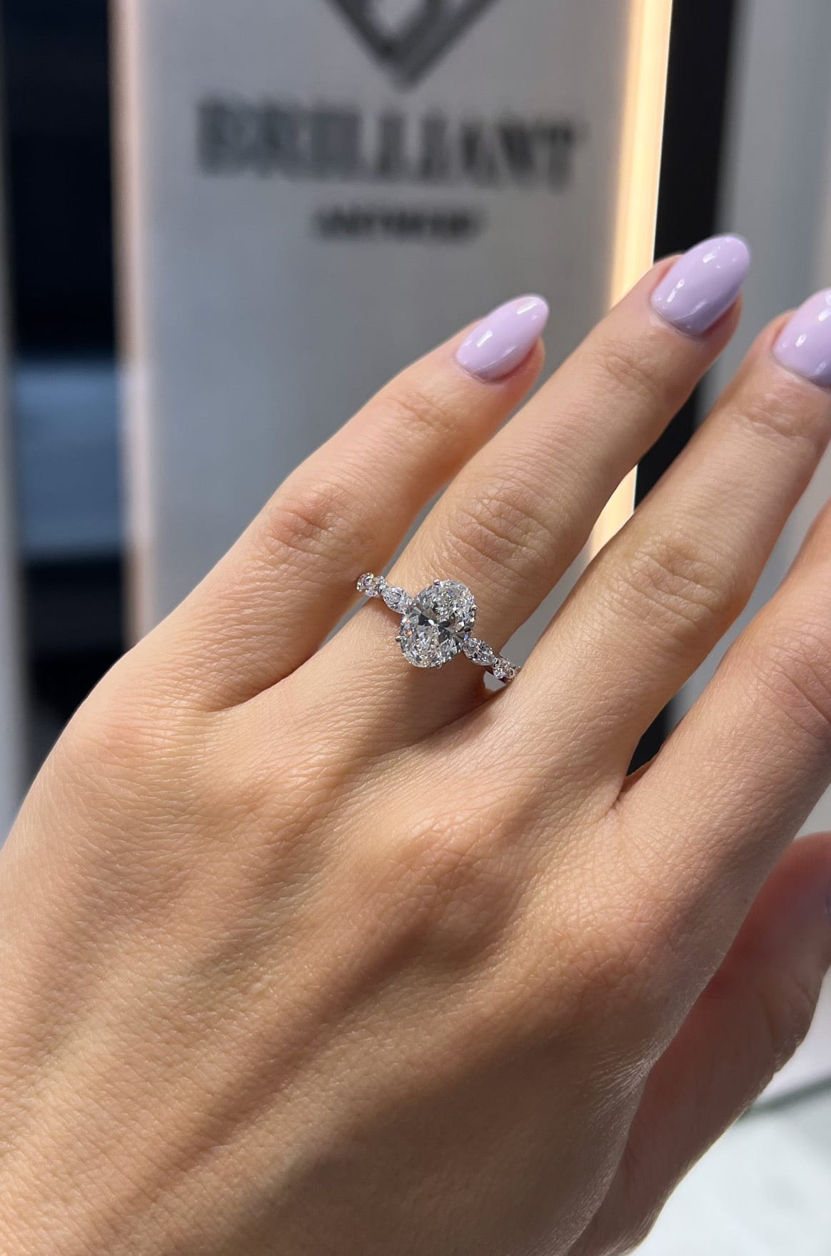 Ivy Oval Solitaire LG