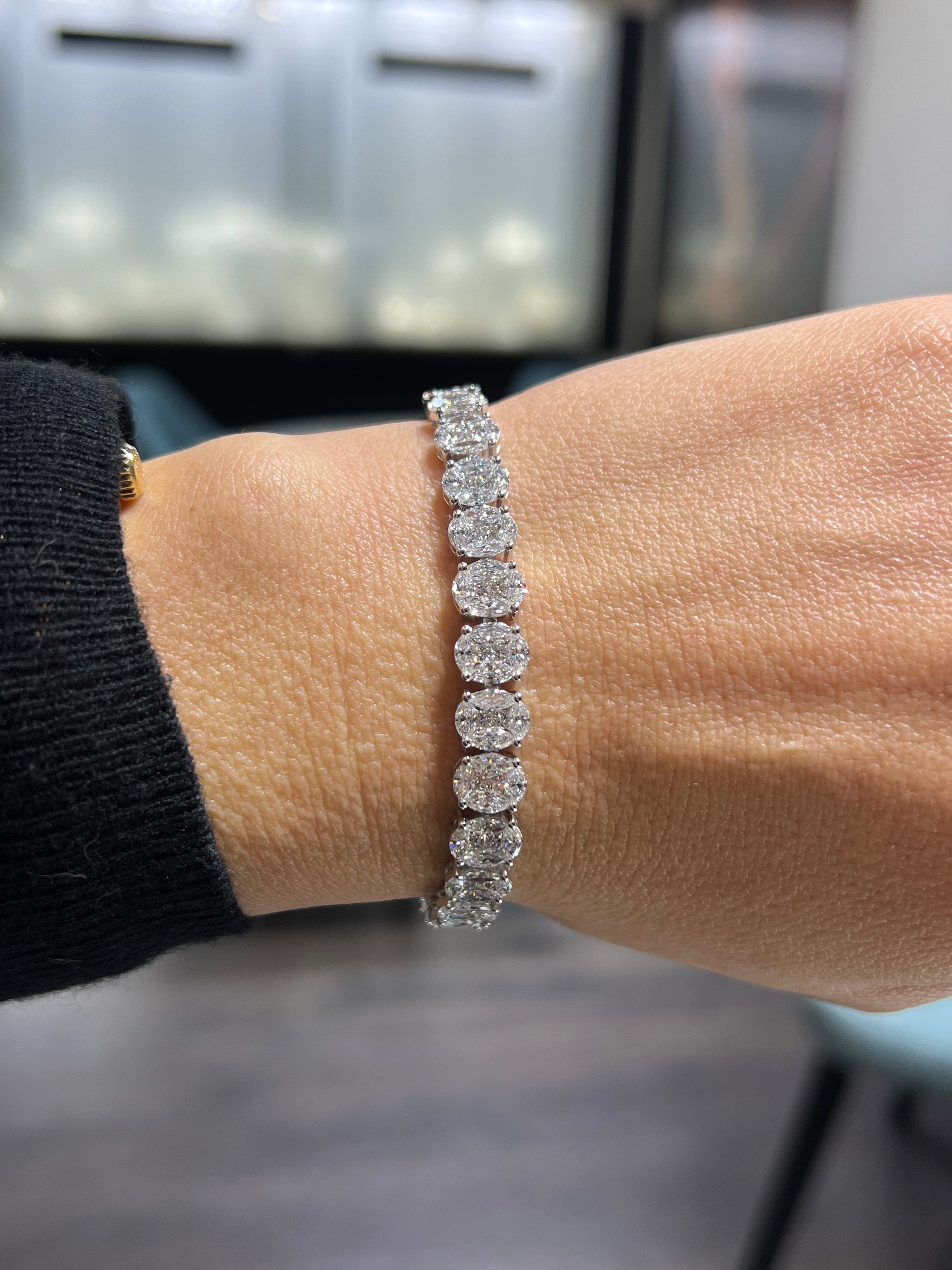 Le Illusion Oval Bracelet