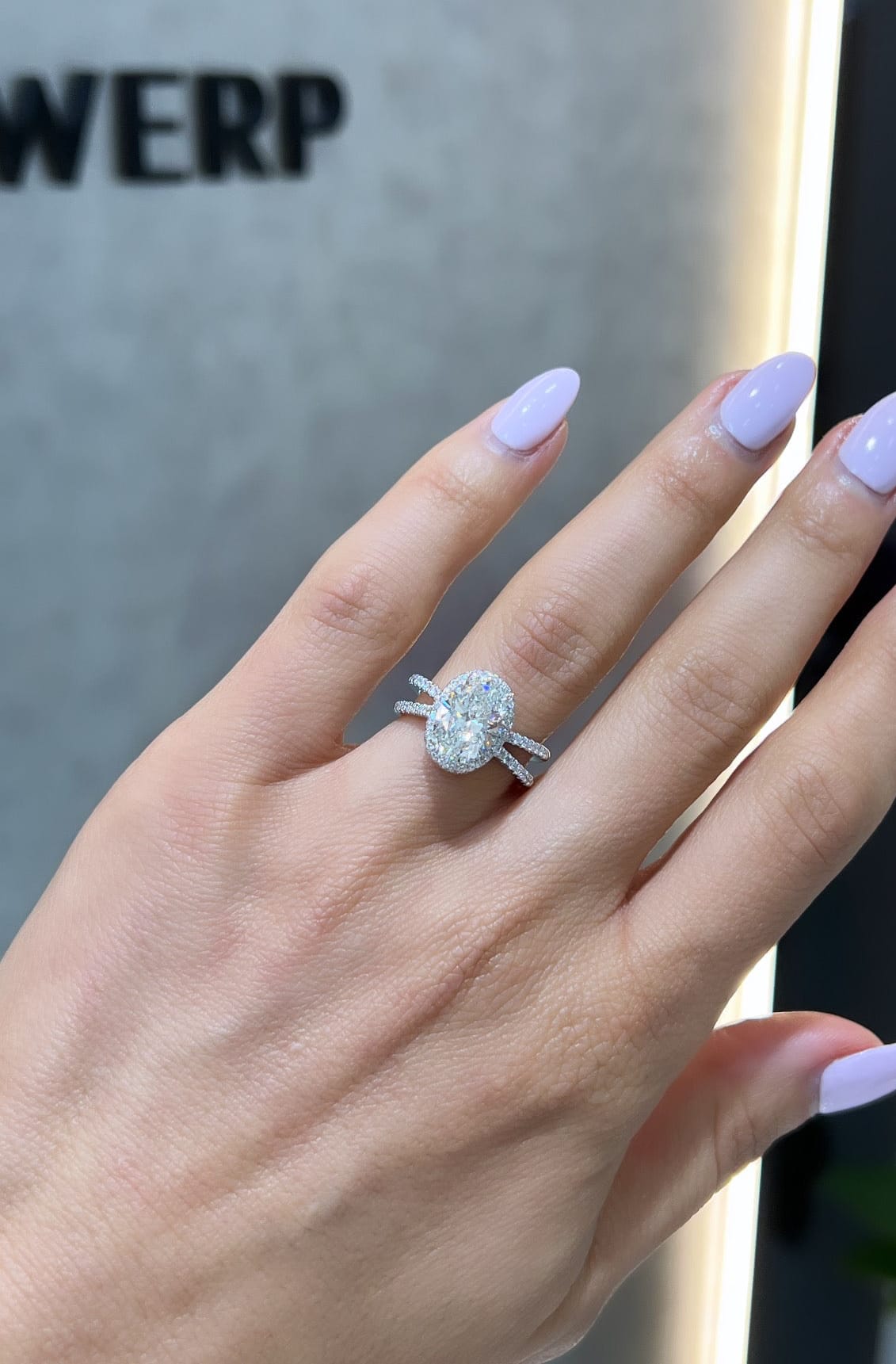Luminar Oval Solitaire LG