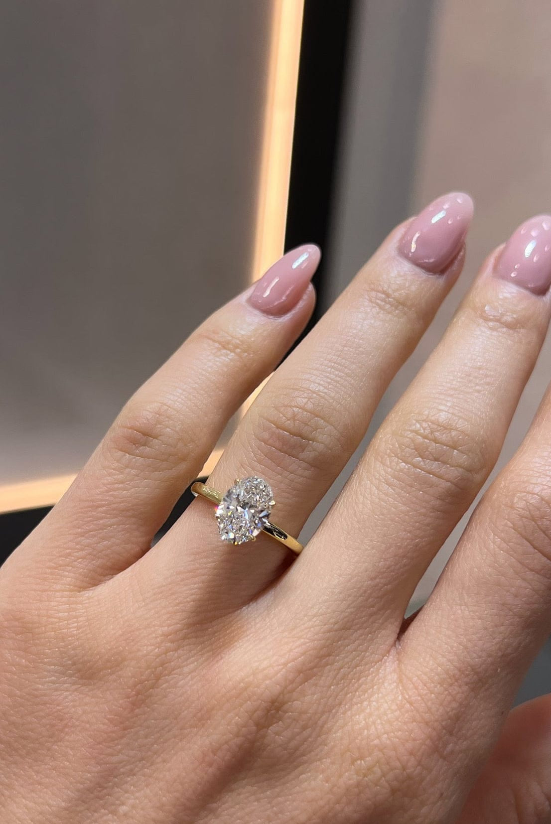 Plain Oval Solitaire LG