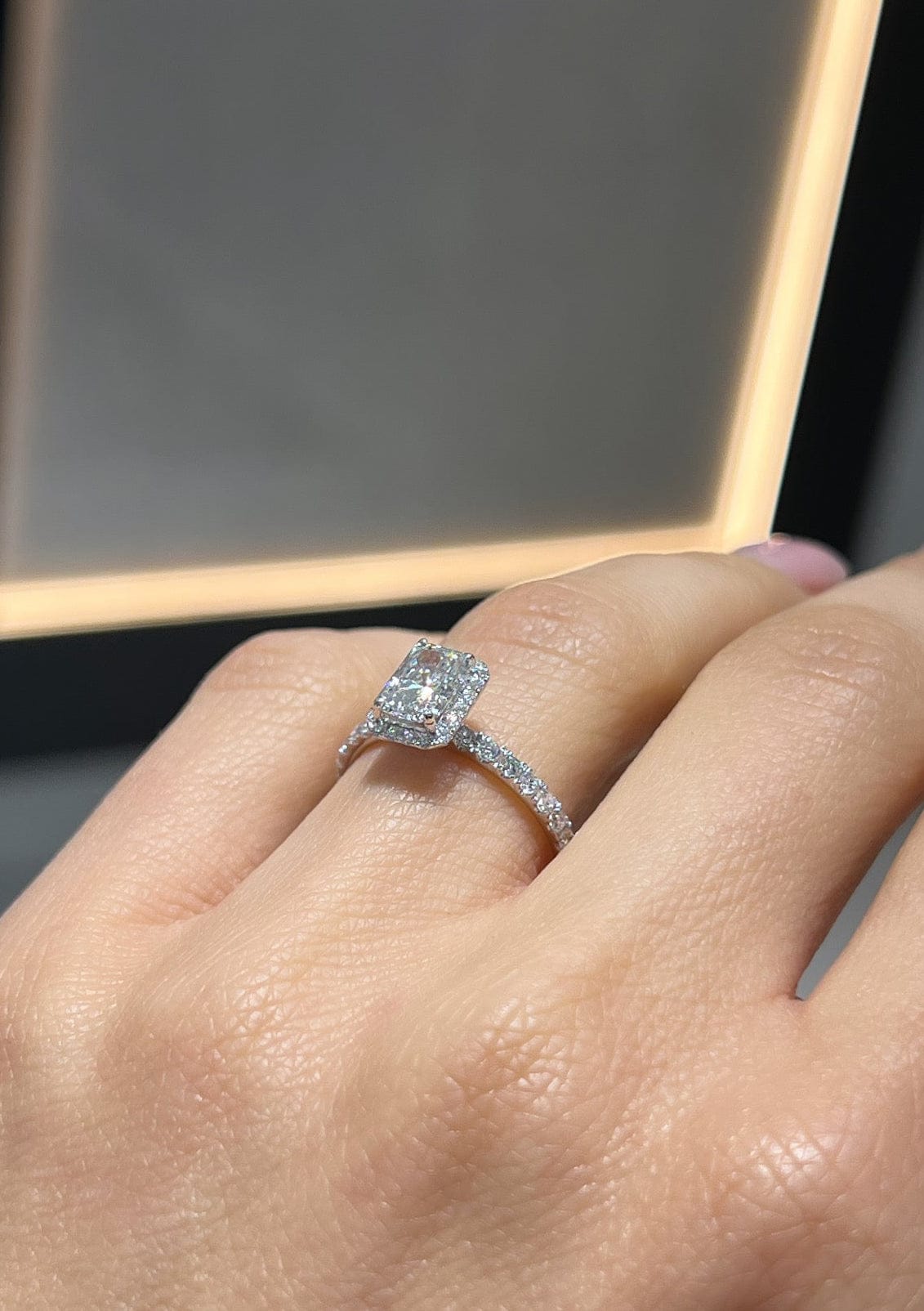 Radiant Halo Solitaire LG