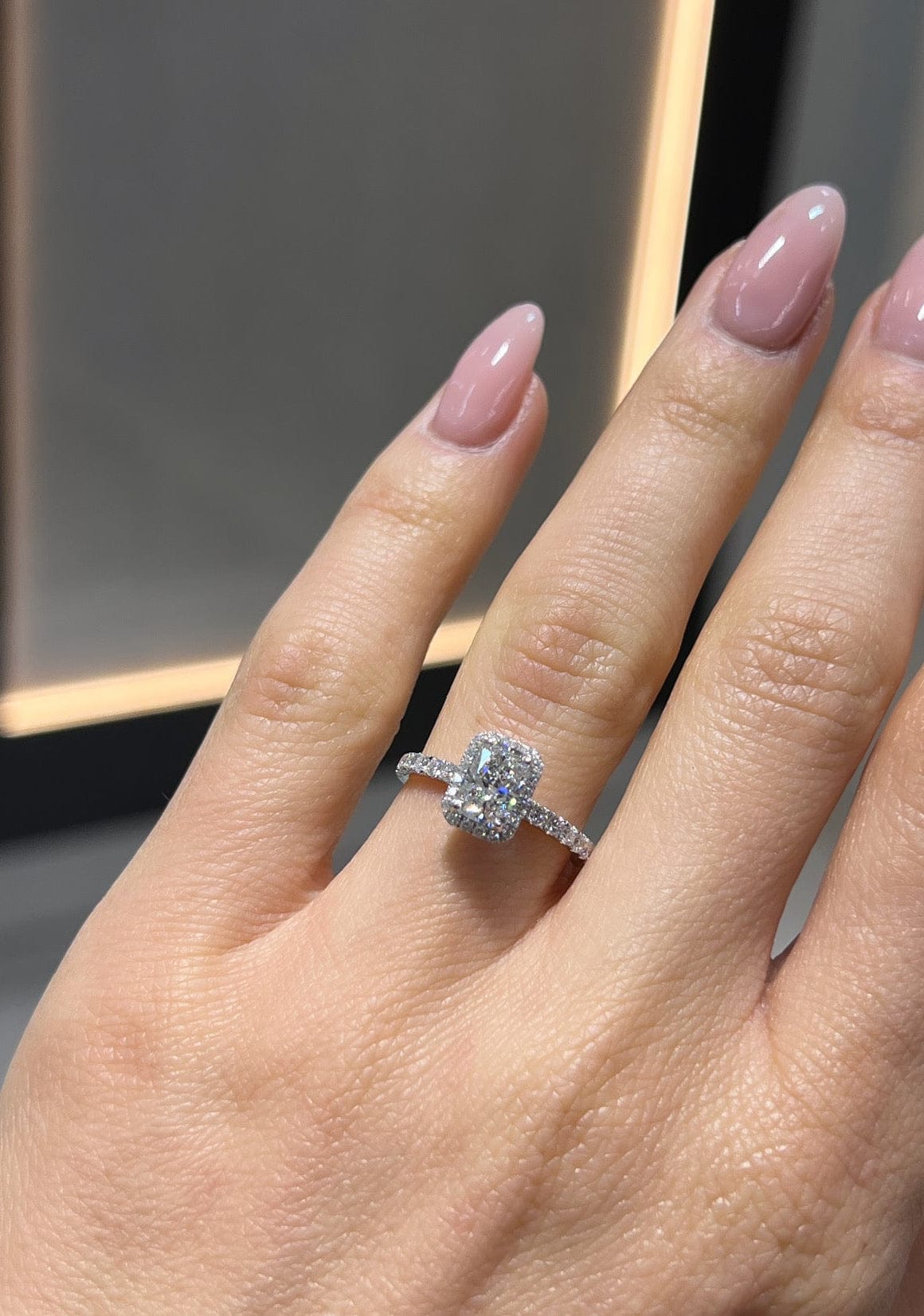 Radiant Halo Solitaire LG