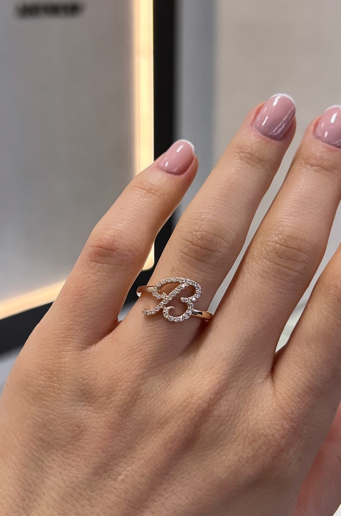 Script Initial Ring