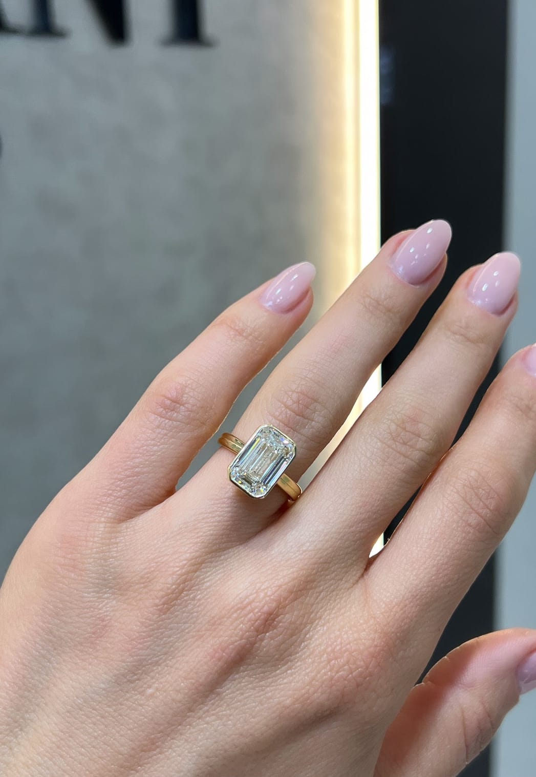 Signature Bezel Ring LG
