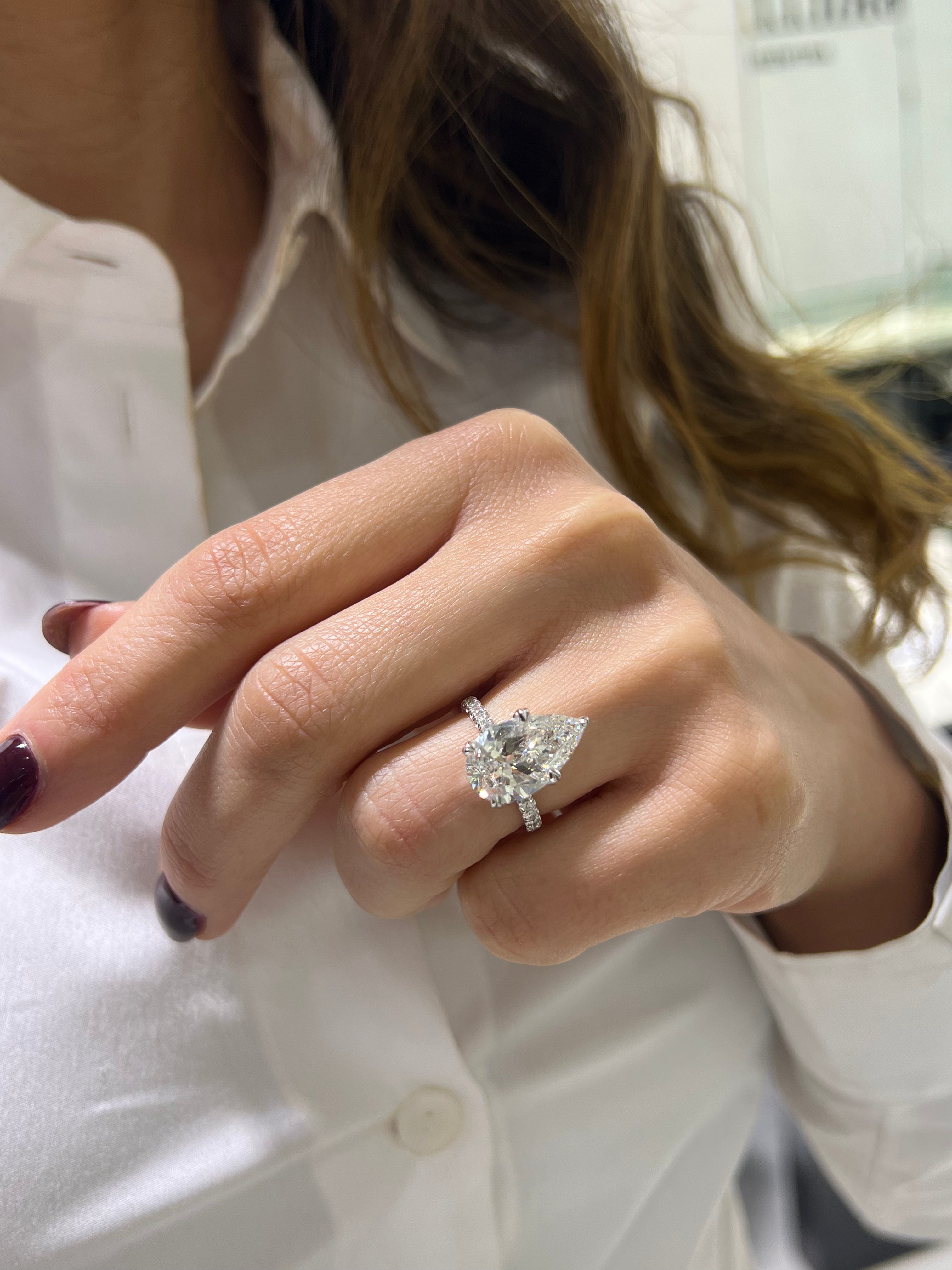 Signature Pear Solitaire LG