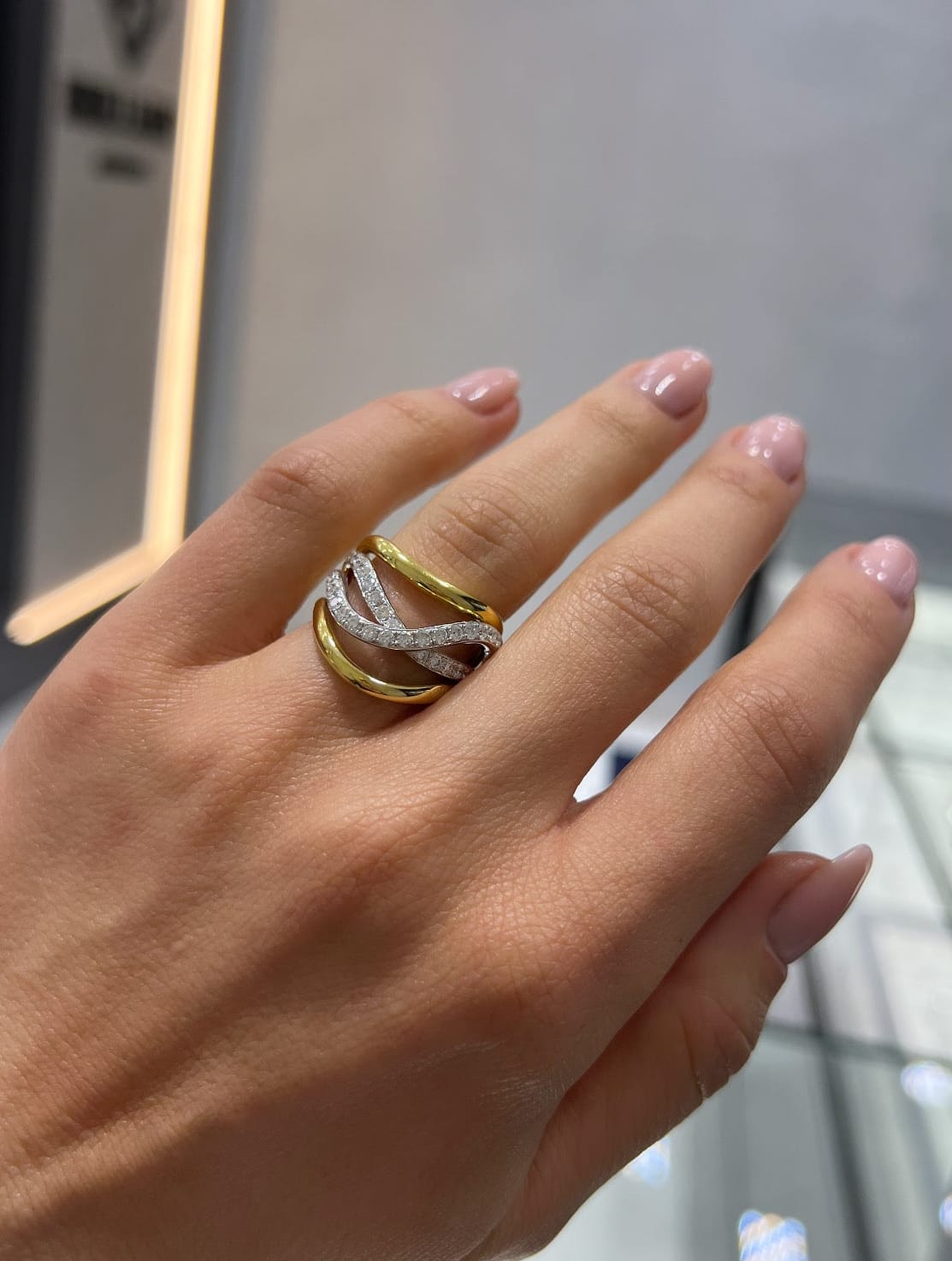 X Wave Ring